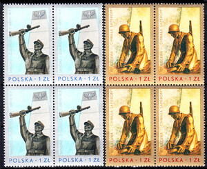 2295-2296 w czwórkach czyste** Pomniki walki